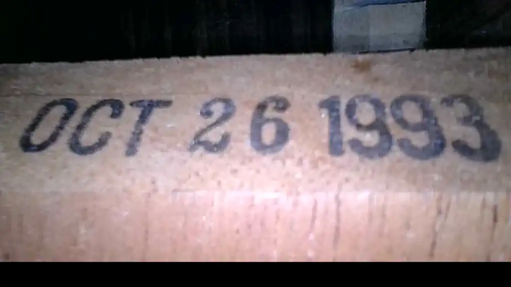 Cozad Guitars - Guild DV-52 Date Stamp