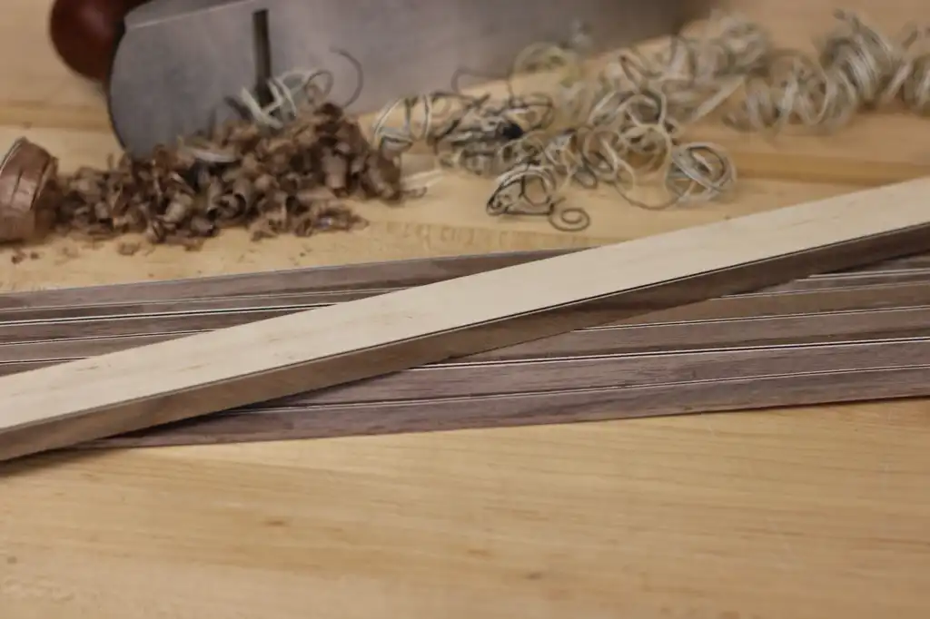 Cozad Guitars - Making Binding