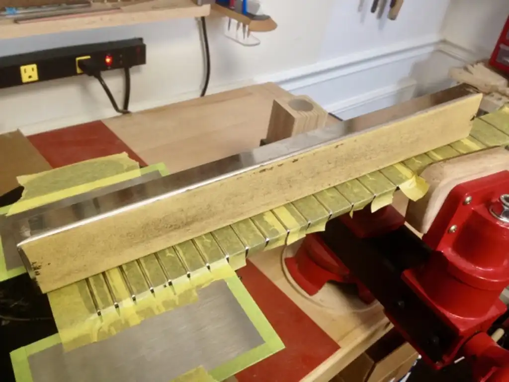 Cozad Guitars - Leveling the Frets