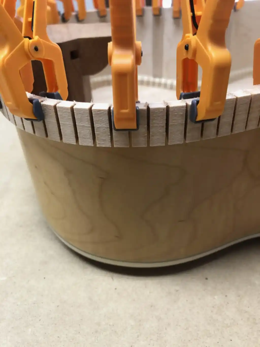 Cozad Guitars - Guild JF65-12 Forming the Kerfing